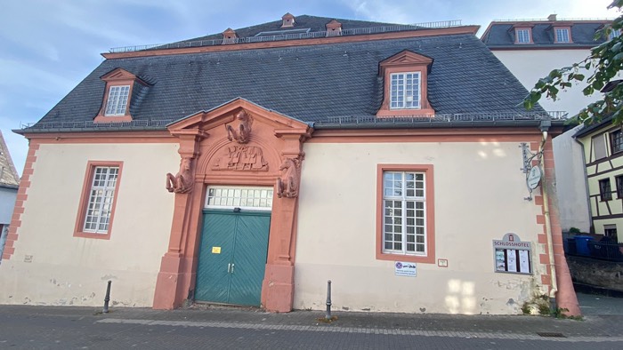 Frühere Reithalle des Schlosses 