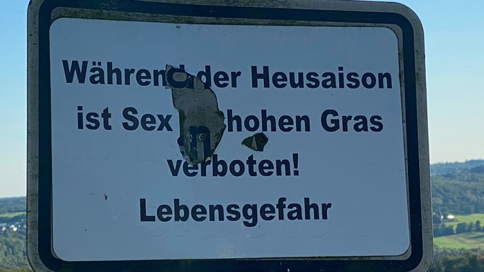 Schilder gibt es 👍😄