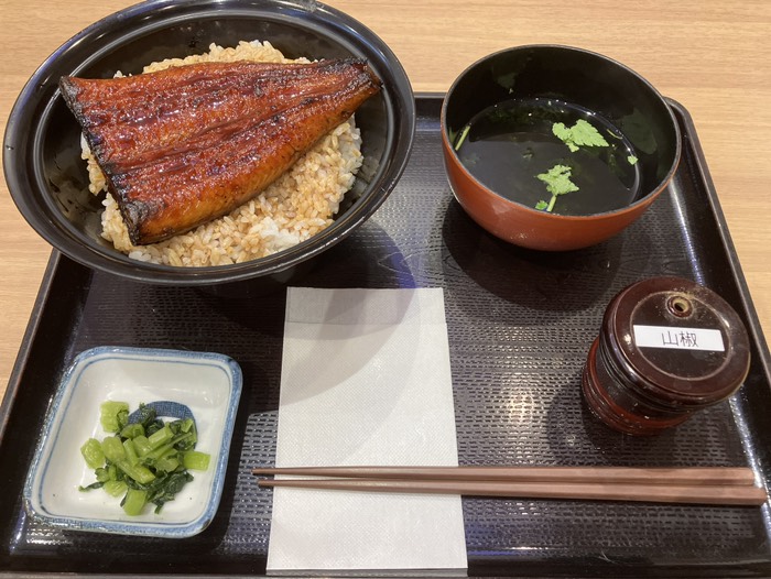 うな丼(金銭的な理由で中国産)