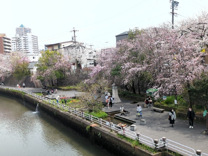 北清水親水広場