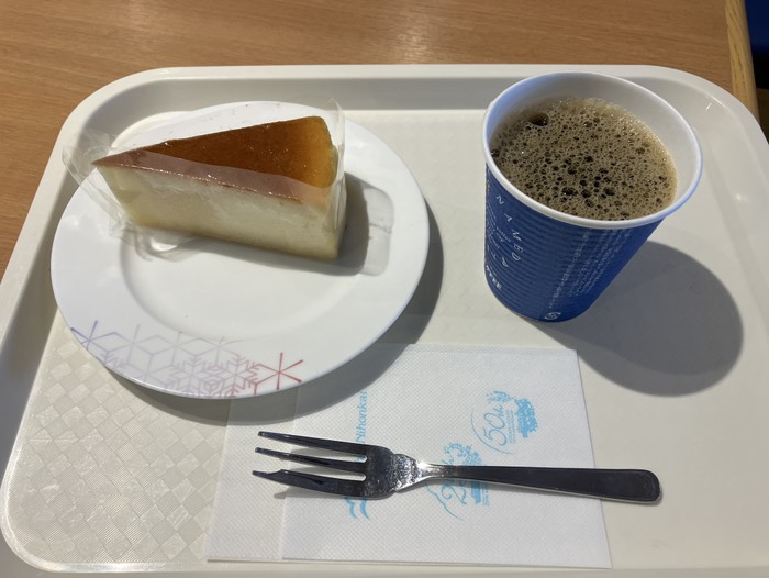 暇なのでケーキセットをいただきました🍴