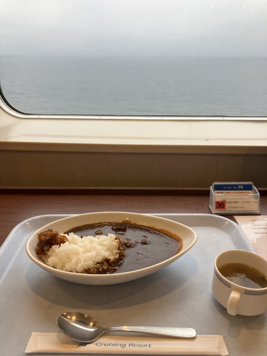 夕食は新日本海オリジナルカレー🍛