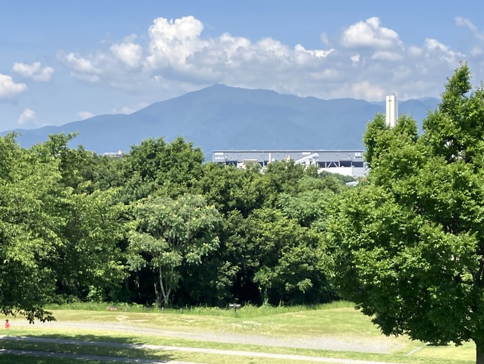 相模三川公園夕焼けの丘から大山を望む