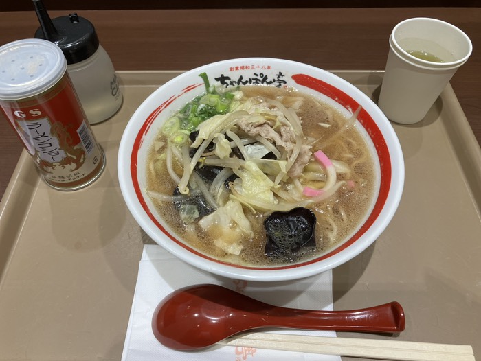 夜はコレなのに昼もラーメン食べてしまいました