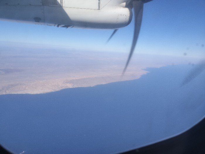 スエズ湾上空