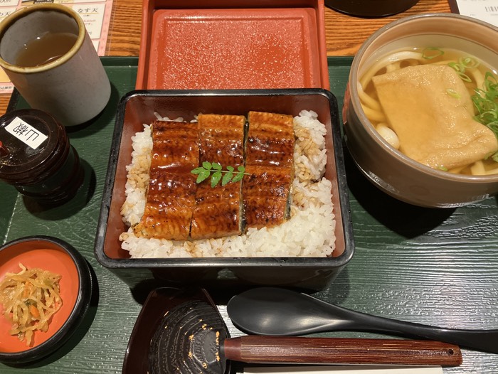 なので夕飯はうな重定食🥢