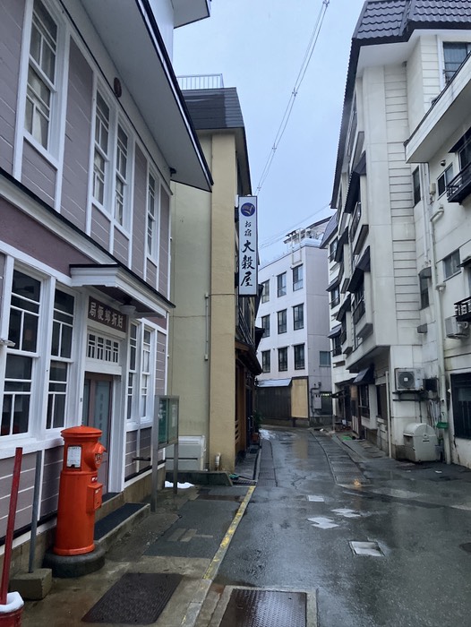 肘折温泉街