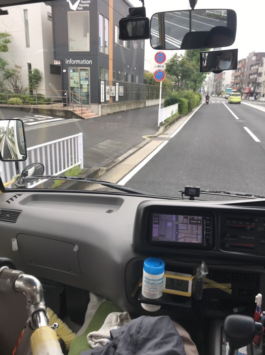 住宅展示場前