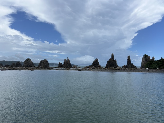 橋杭岩