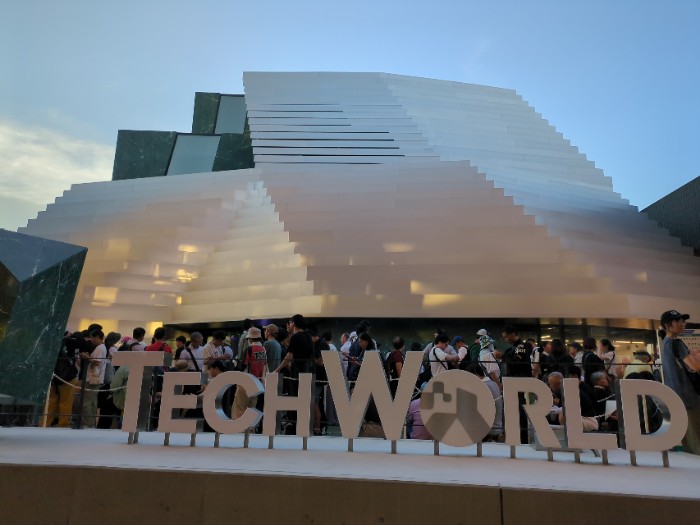 TEC WORLD