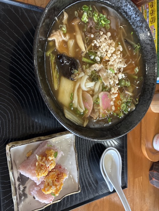 あんかけうどんと梅ずし