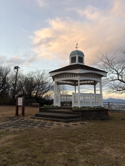 ガゼボで夕焼け