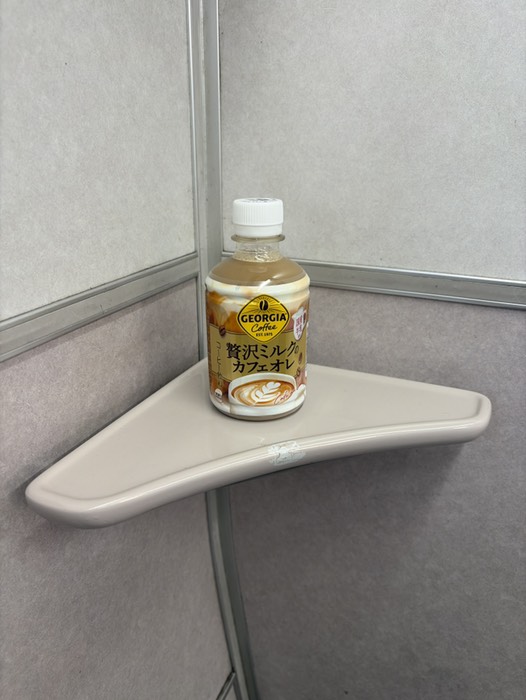 テーブルのある座席を確保