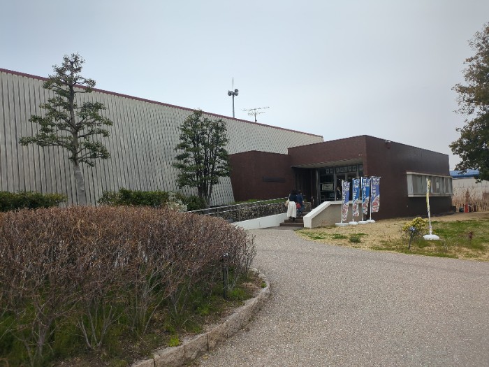 史跡貝殻山貝塚交流館